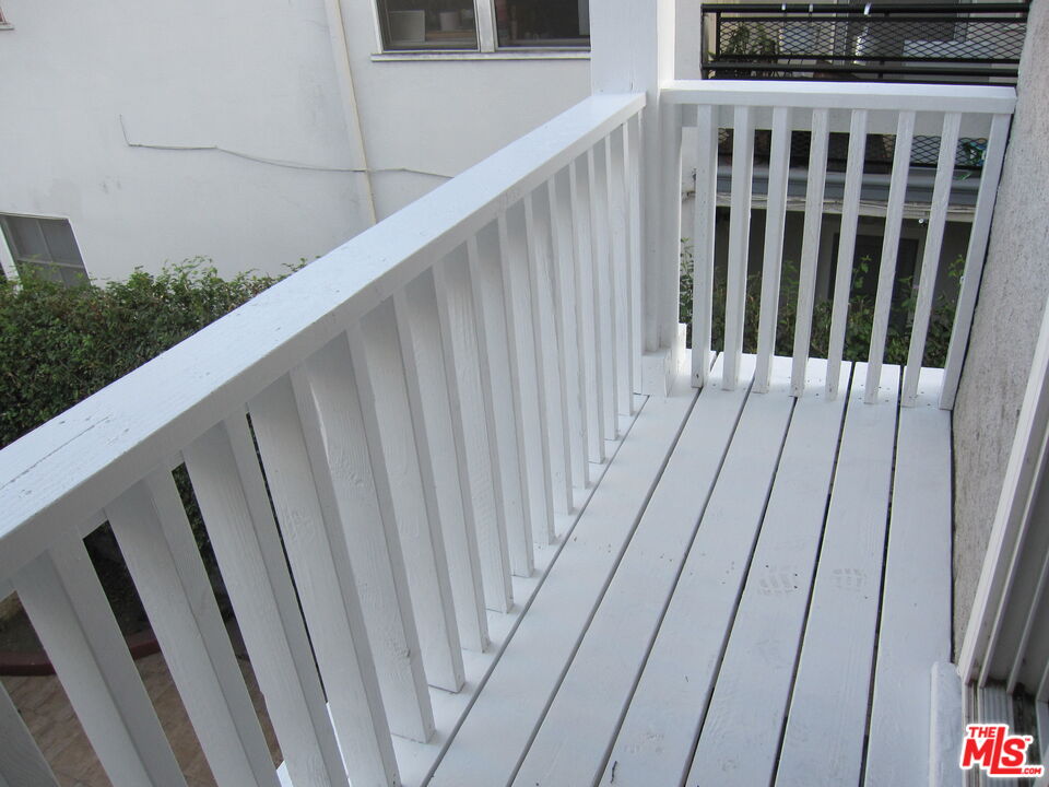 1047 S Wooster St Unit: 2