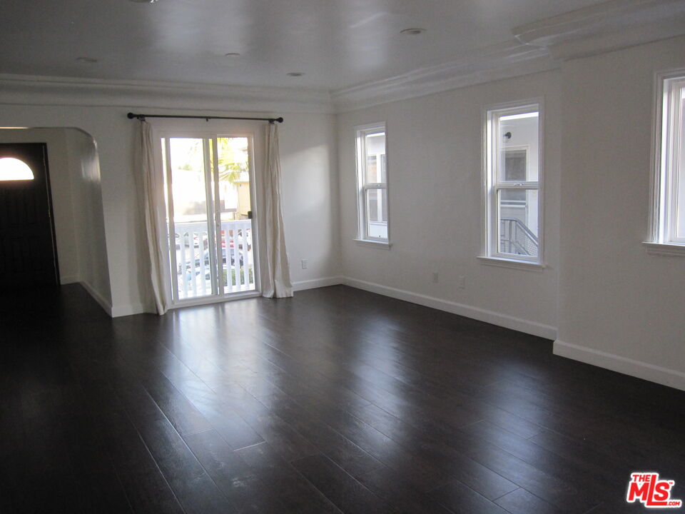 1047 S Wooster St Unit: 2