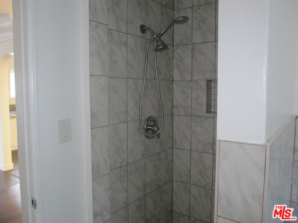 1047 S Wooster St Unit: 2