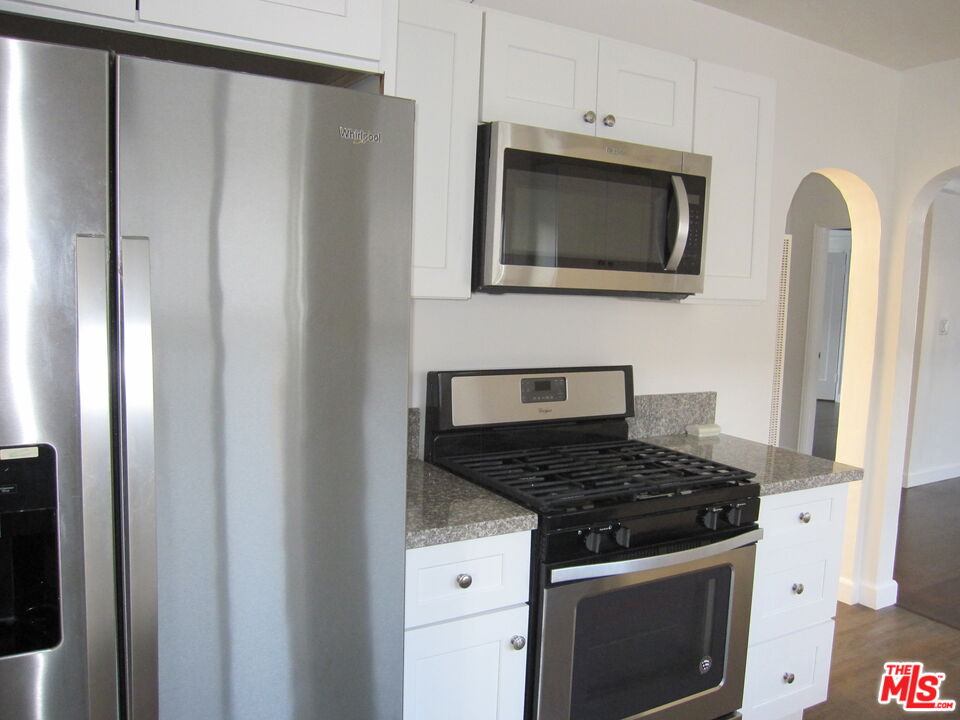 1047 S Wooster St Unit: 2