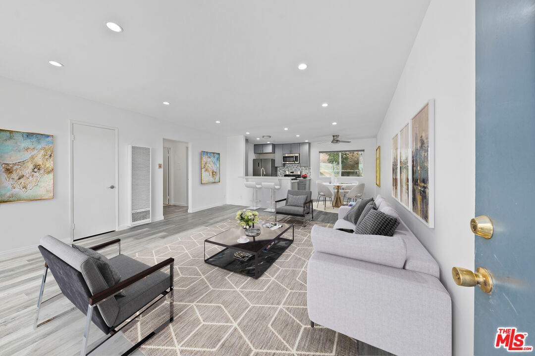 646 Tularosa Dr Unit: 4