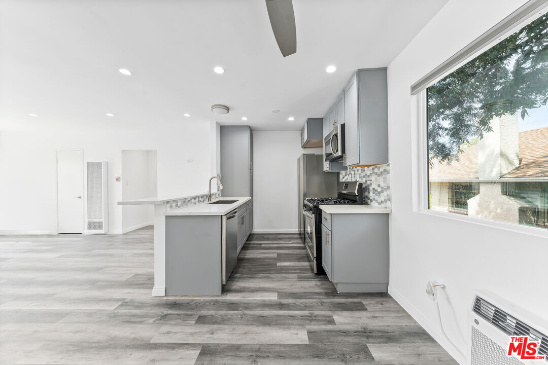 646 Tularosa Dr Unit: 4