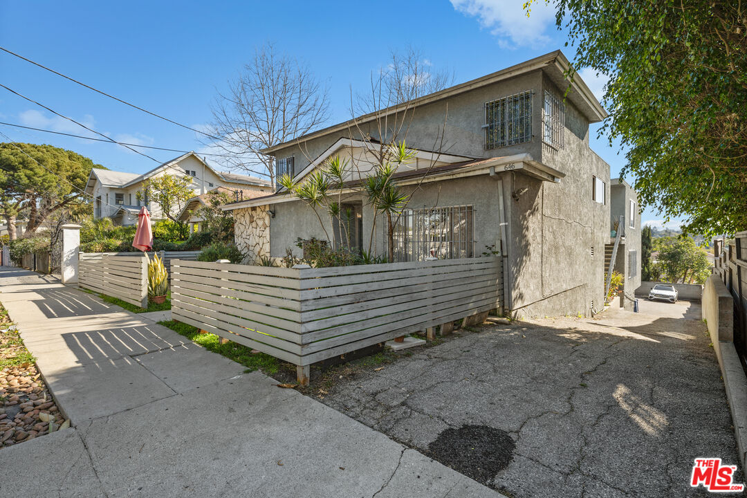 646 Tularosa Dr Unit: 4