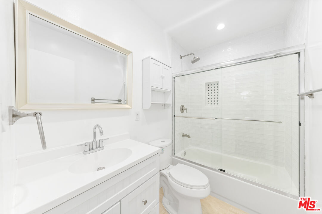 646 Tularosa Dr Unit: 4