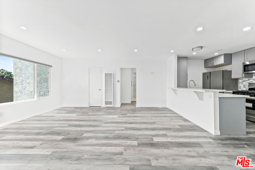 646 Tularosa Dr Unit: 4