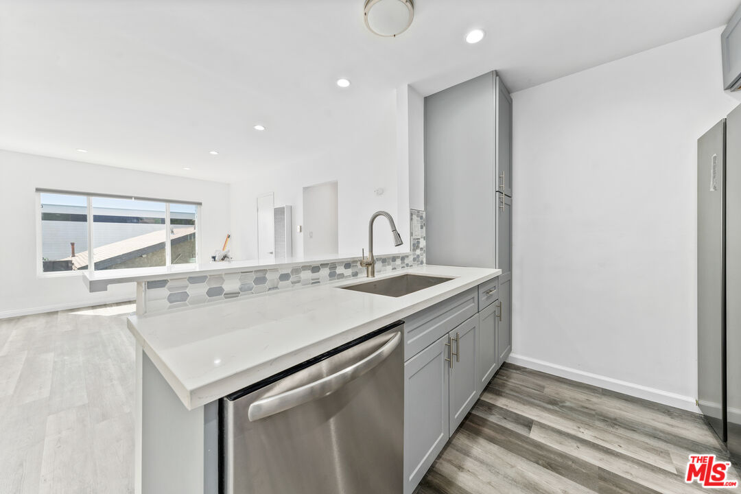 646 Tularosa Dr Unit: 4