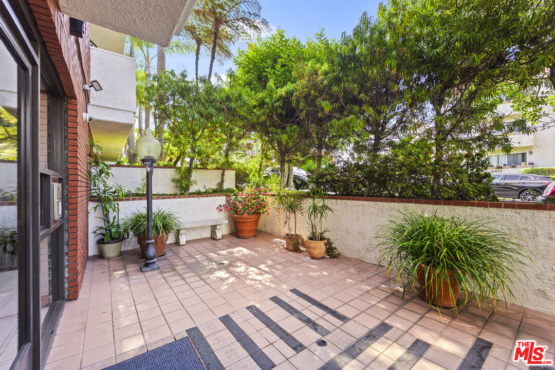 10650 Kinnard Ave Unit: 303