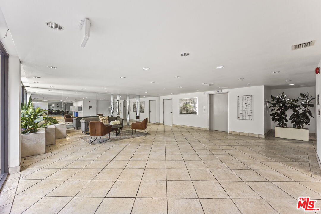 10650 Kinnard Ave Unit: 303