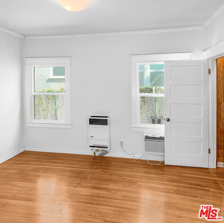 1944 Argyle Ave Unit: 4