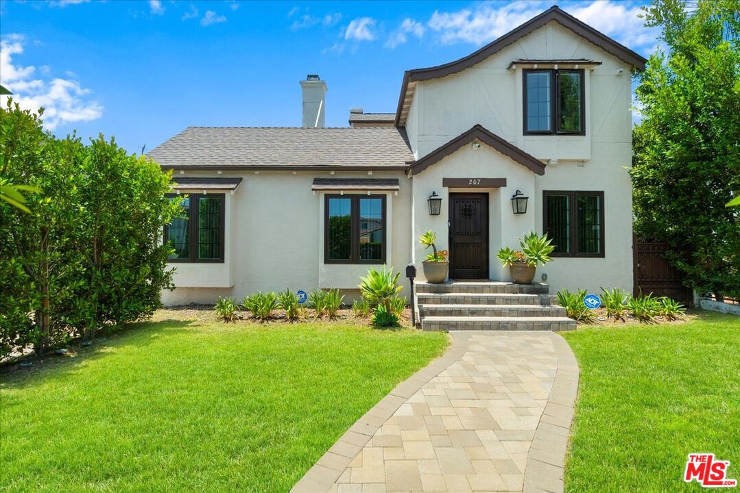 207 N Doheny Dr
