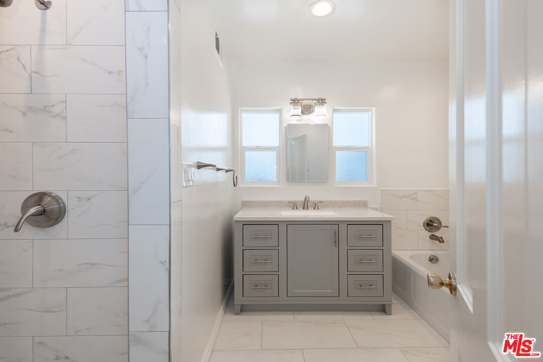 2918 CASTLE HEIGHTS AVE