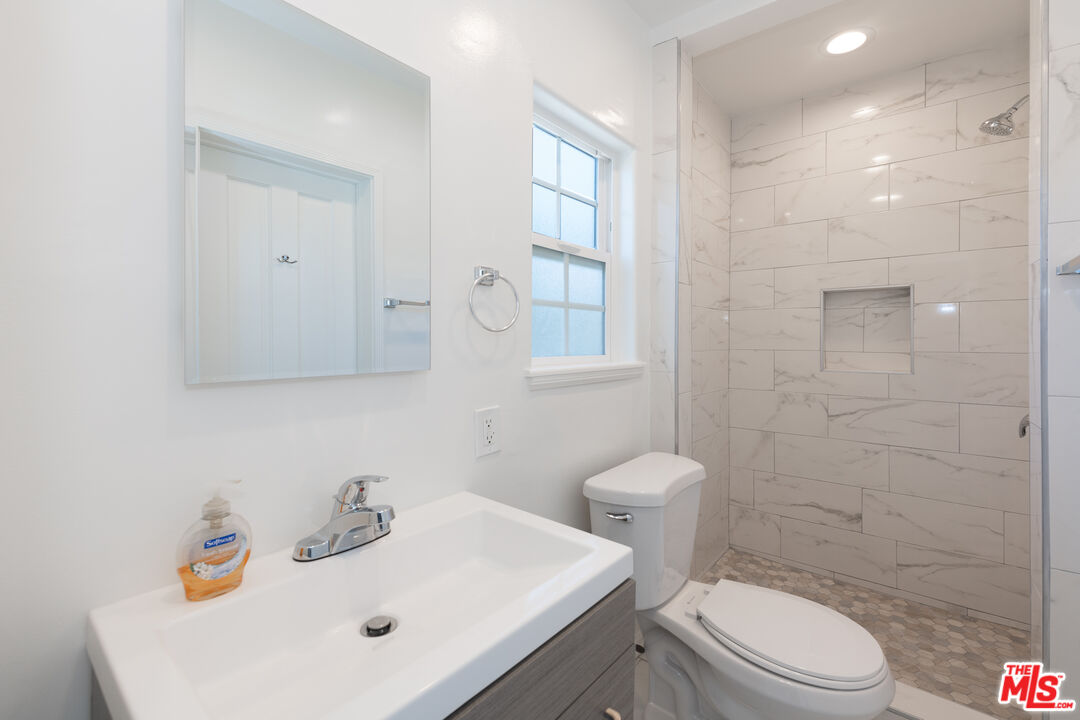 2918 CASTLE HEIGHTS AVE