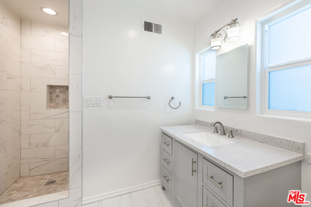 2918 CASTLE HEIGHTS AVE