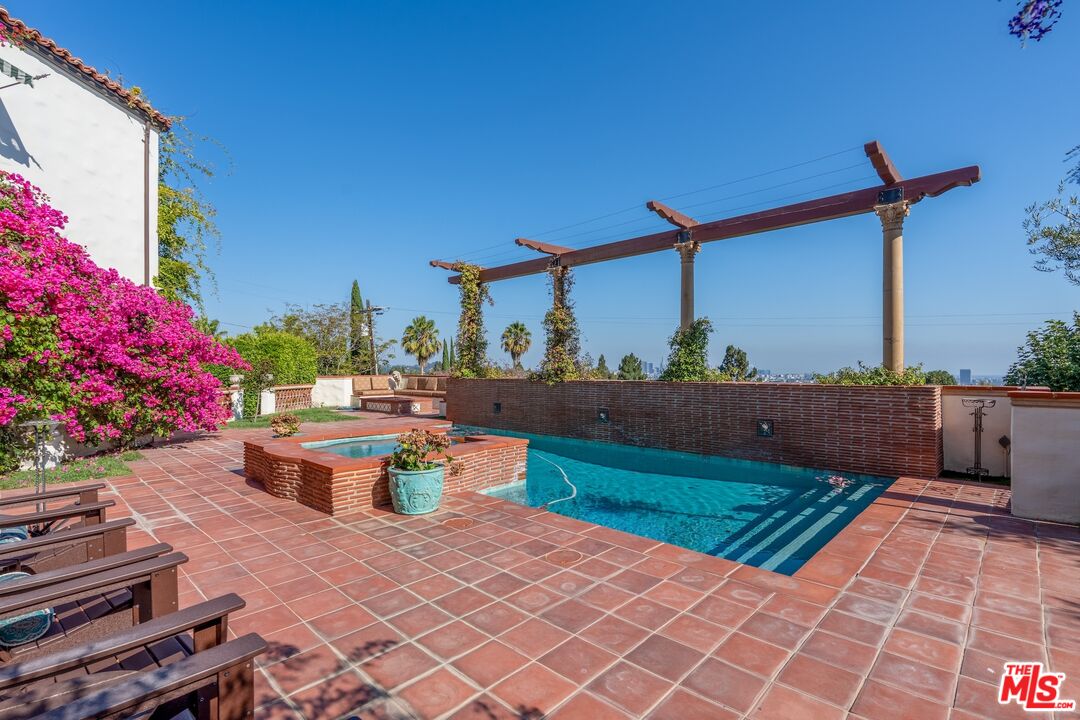 2188 Ponet Dr