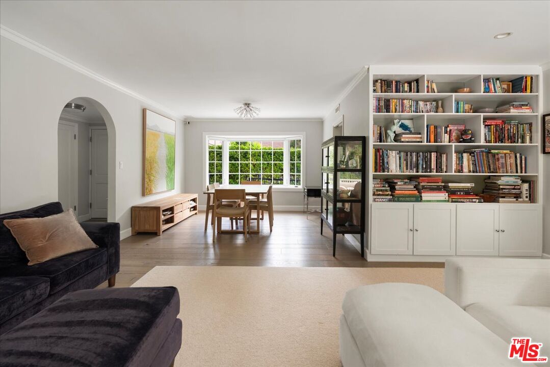 3479 Mandeville Canyon Rd