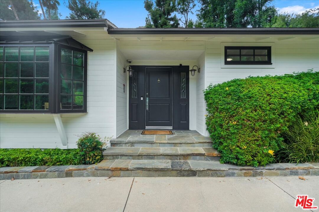 3479 Mandeville Canyon Rd
