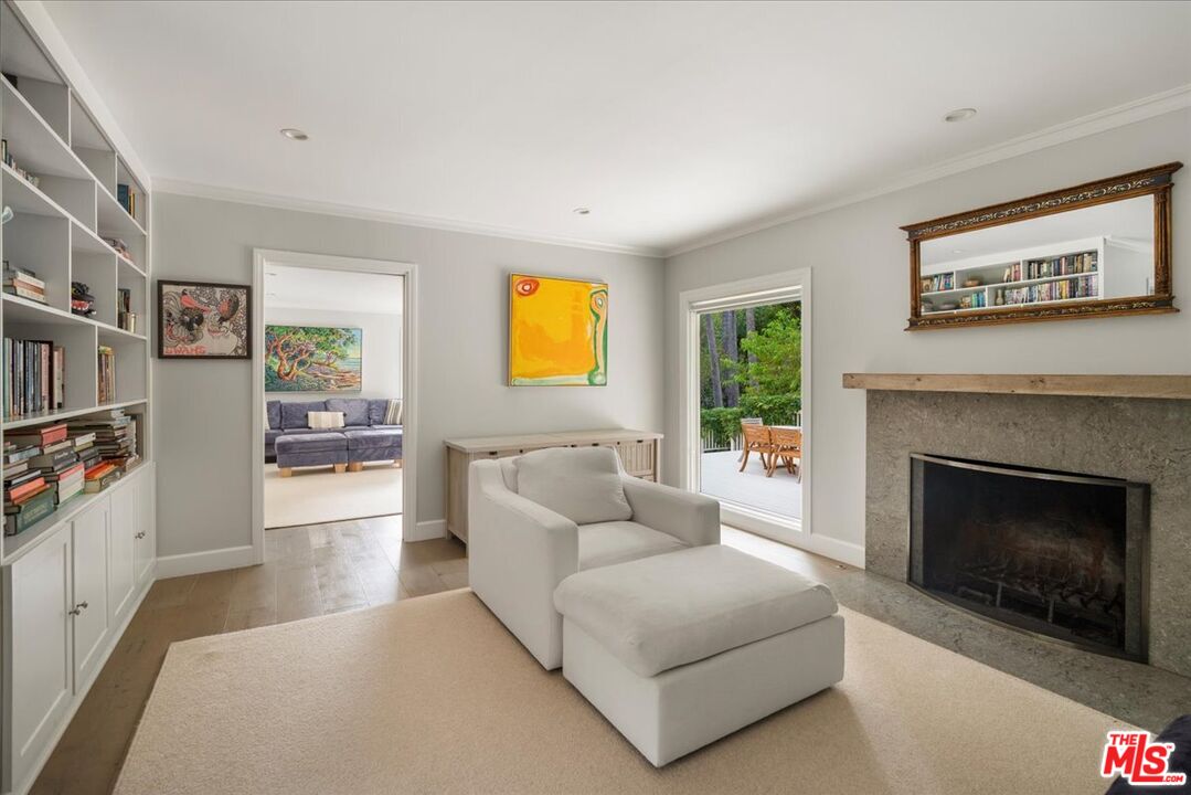 3479 Mandeville Canyon Rd