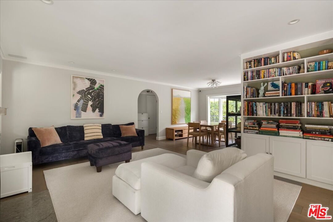 3479 Mandeville Canyon Rd