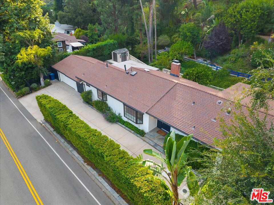 3479 Mandeville Canyon Rd