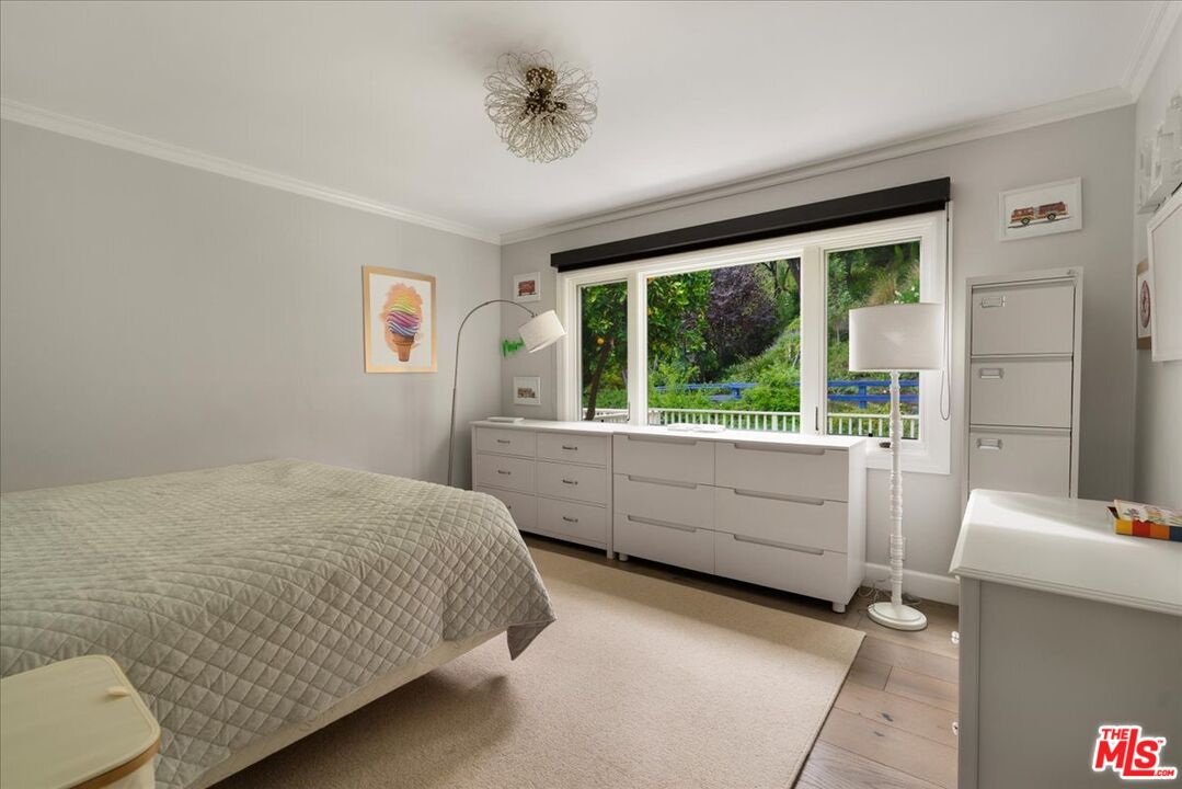 3479 Mandeville Canyon Rd