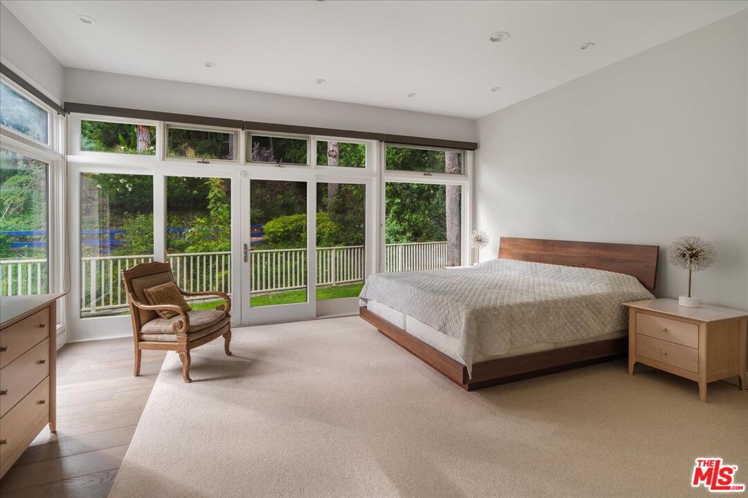 3479 Mandeville Canyon Rd