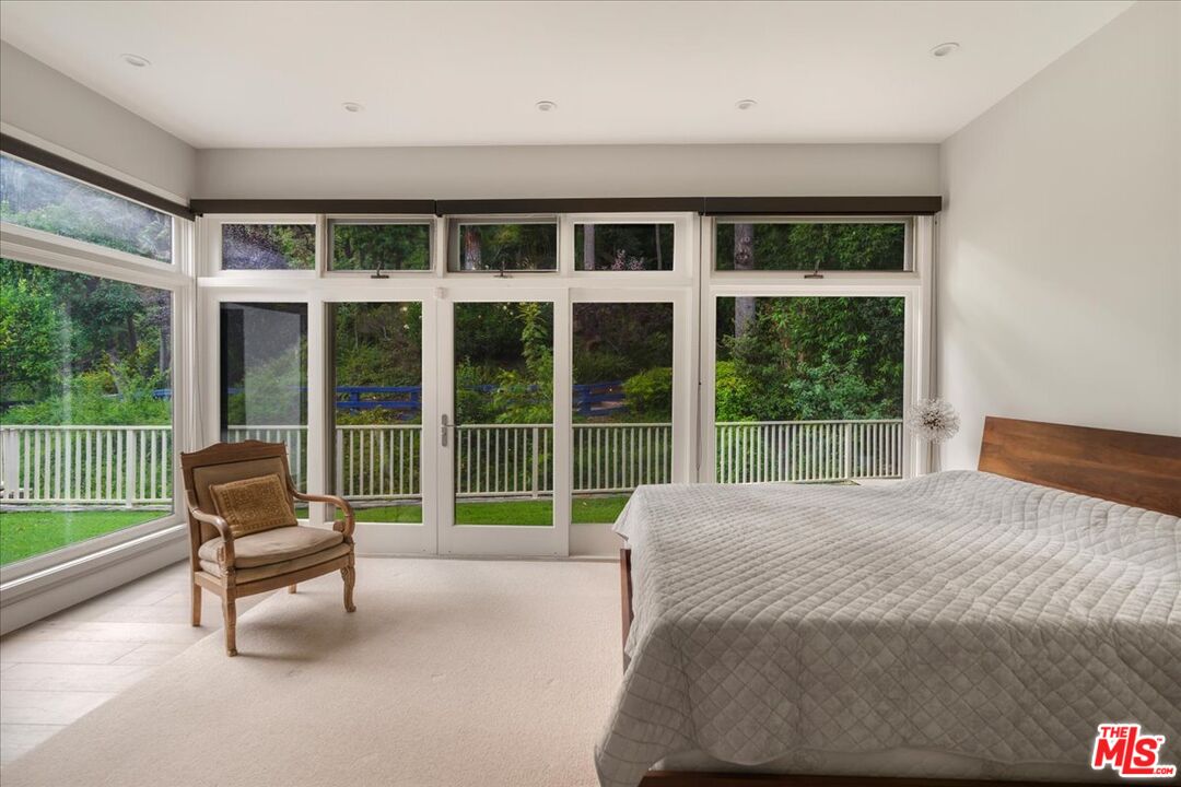 3479 Mandeville Canyon Rd