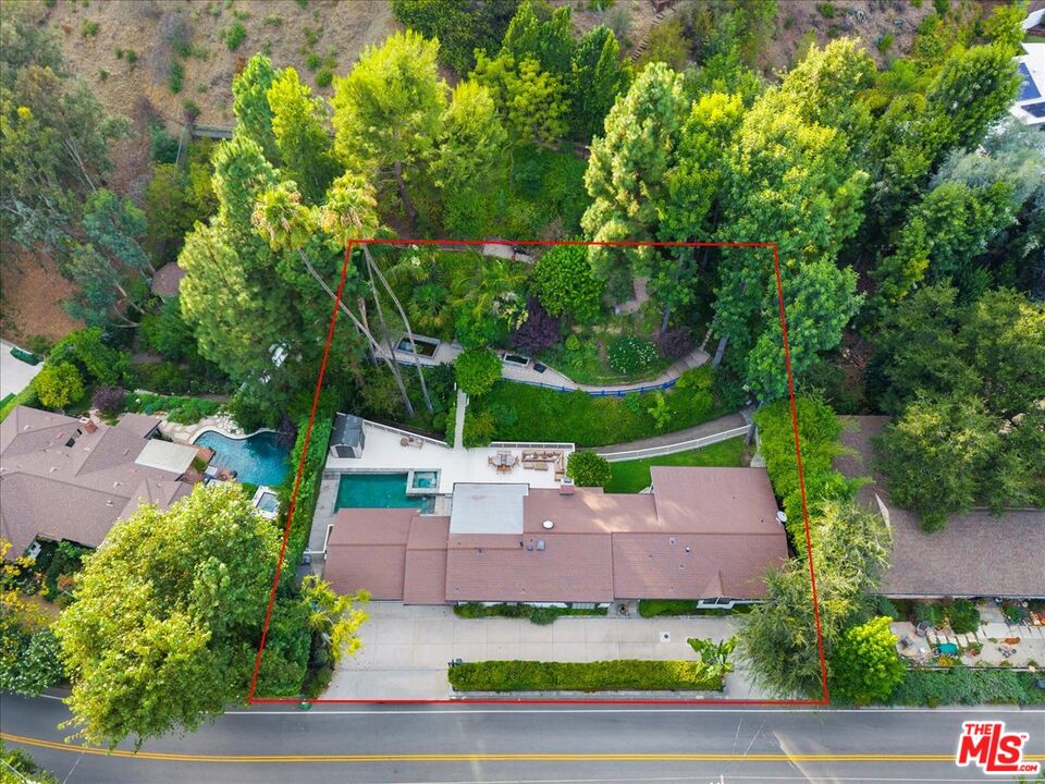 3479 Mandeville Canyon Rd