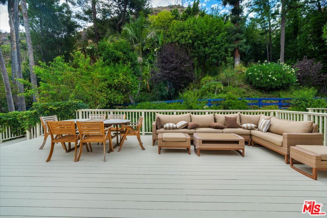 3479 Mandeville Canyon Rd