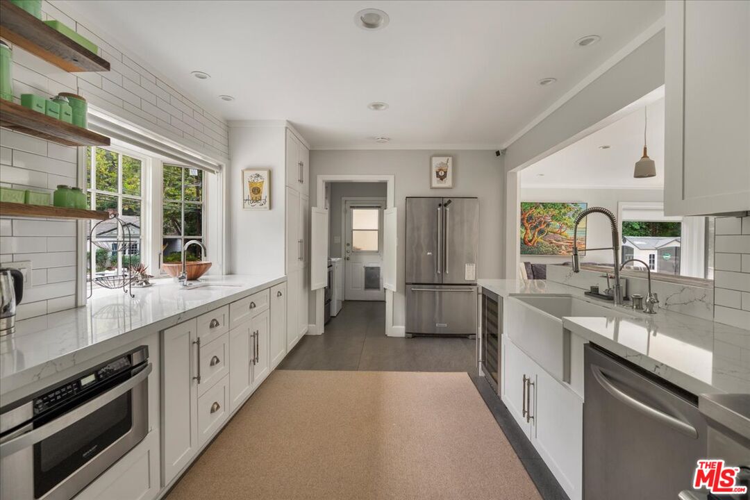 3479 Mandeville Canyon Rd