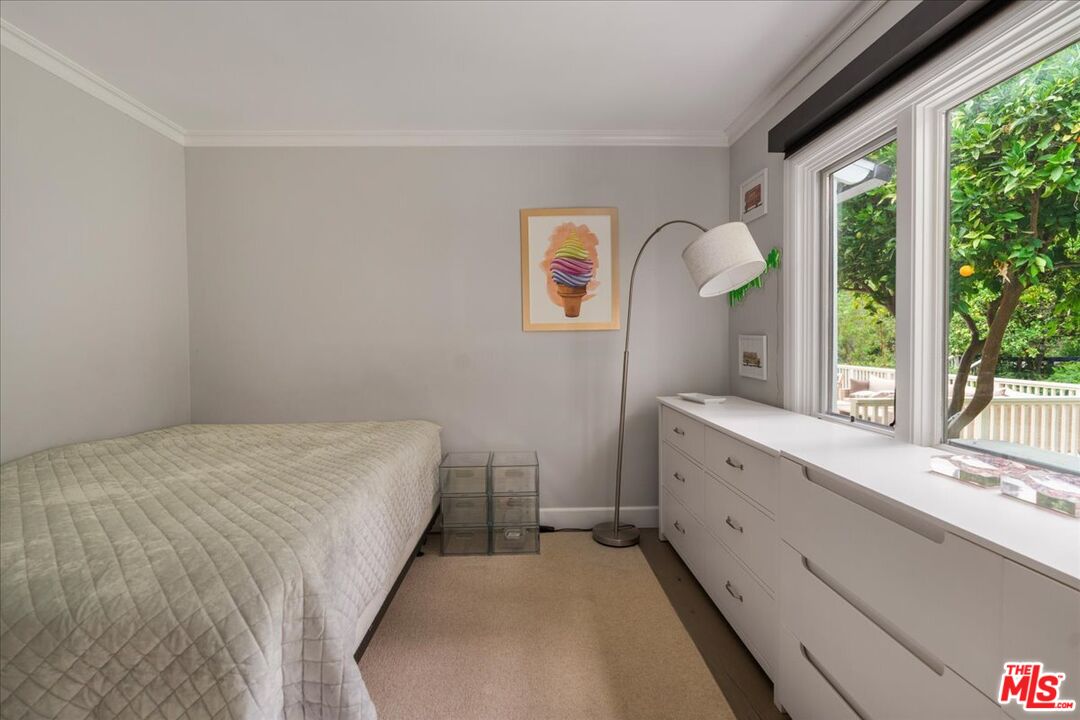 3479 Mandeville Canyon Rd