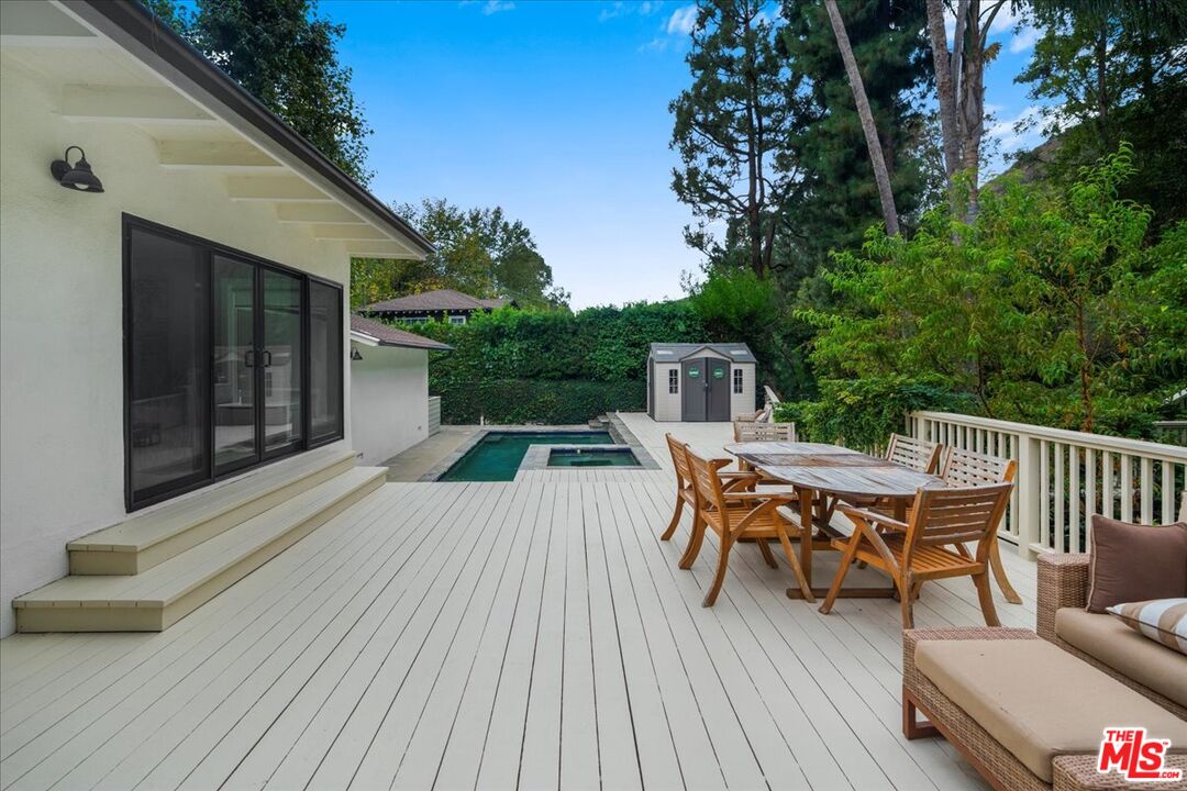 3479 Mandeville Canyon Rd