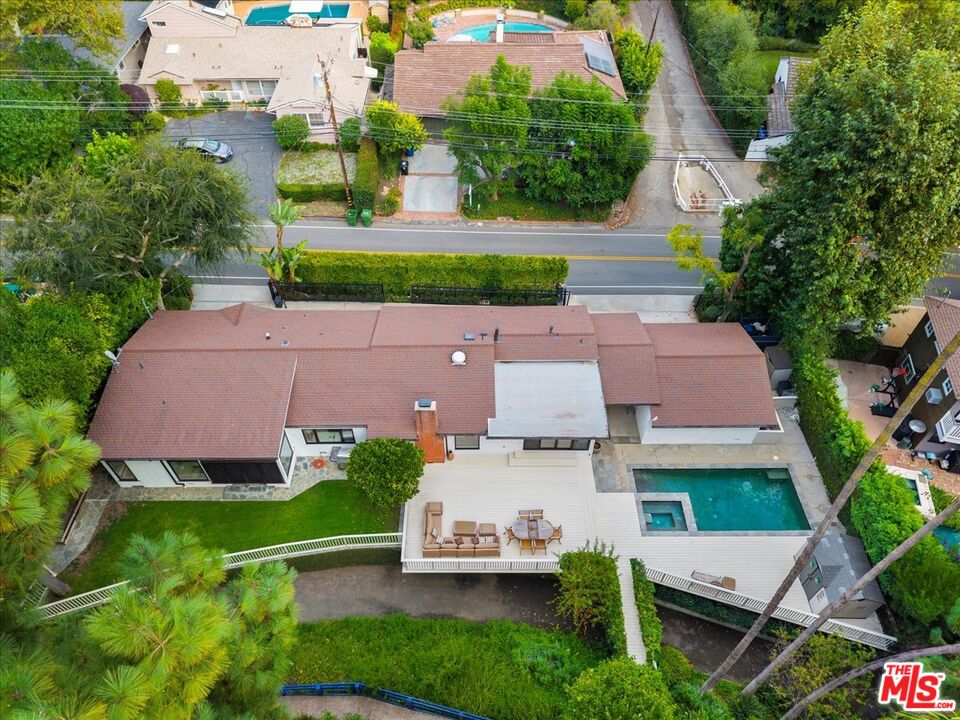 3479 Mandeville Canyon Rd