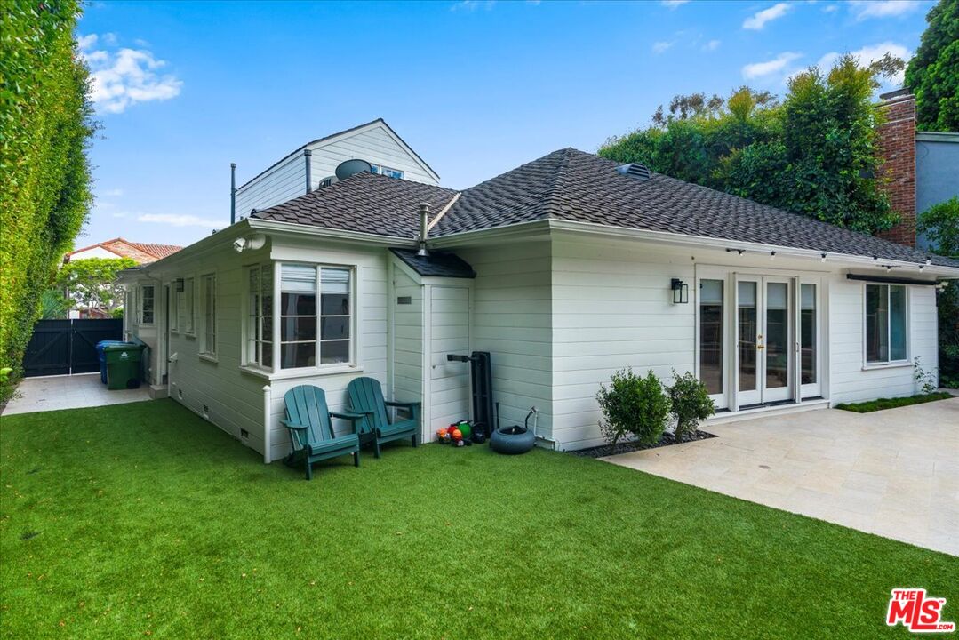 11433 Albata St
