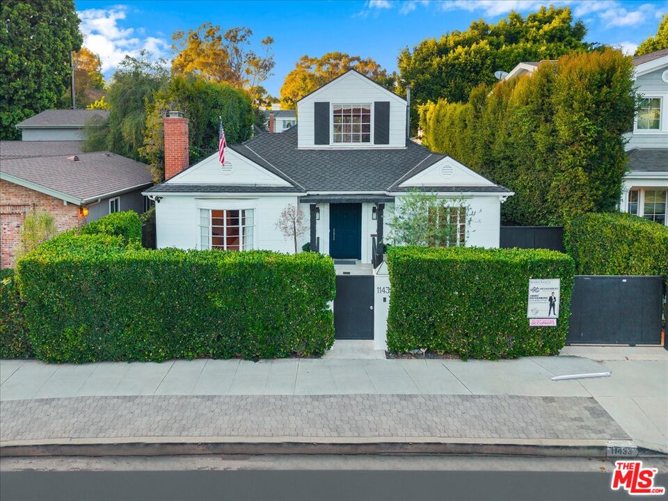 11433 Albata St