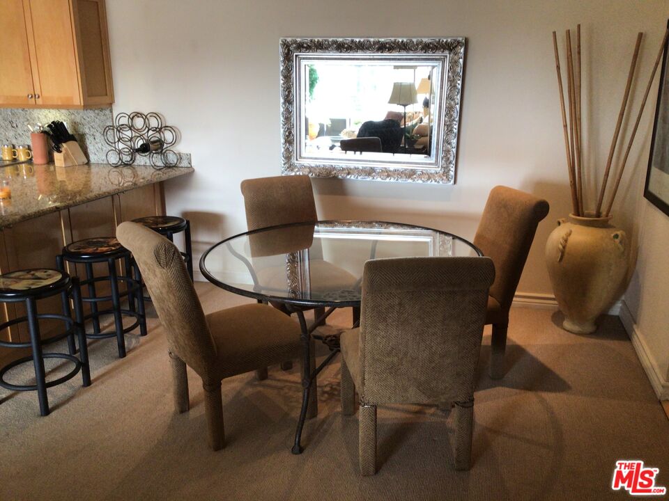 415 Montana Ave Unit: 306