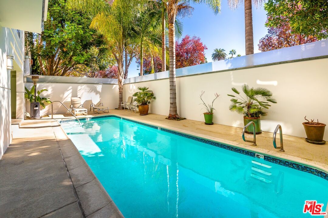 415 Montana Ave Unit: 306