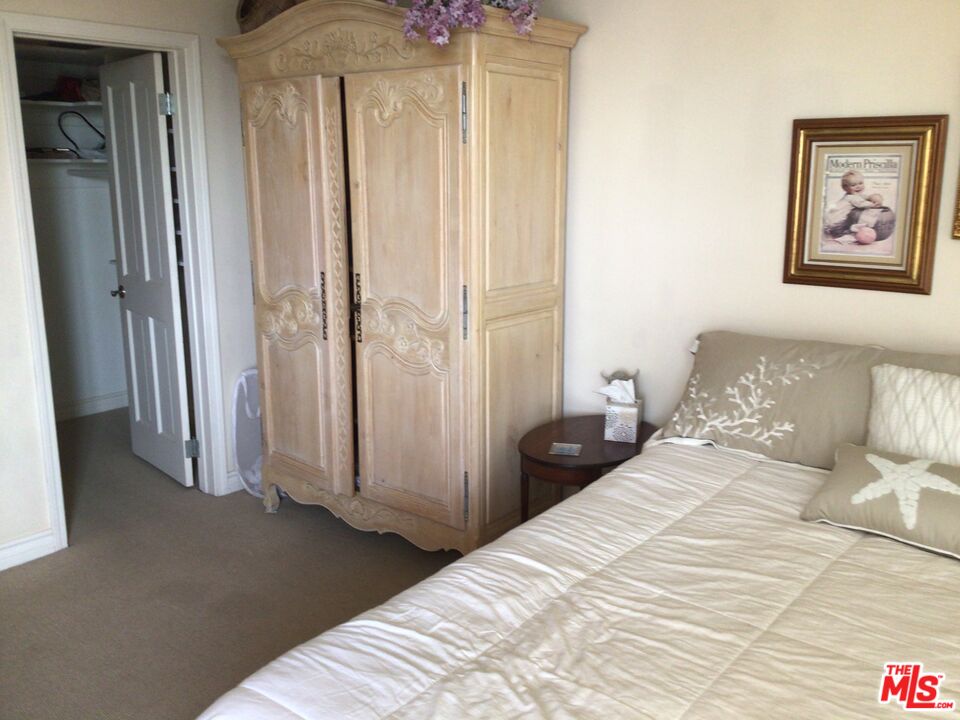 415 Montana Ave Unit: 306