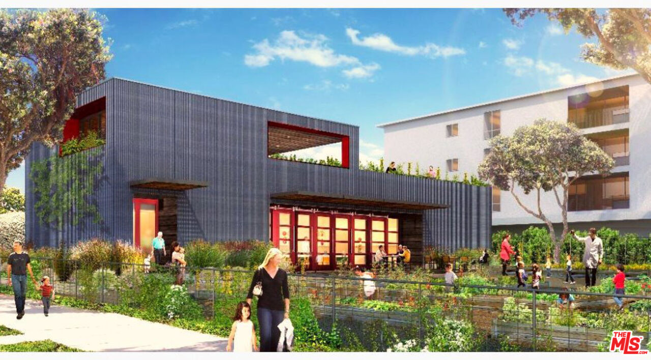 415 Montana Ave Unit: 306