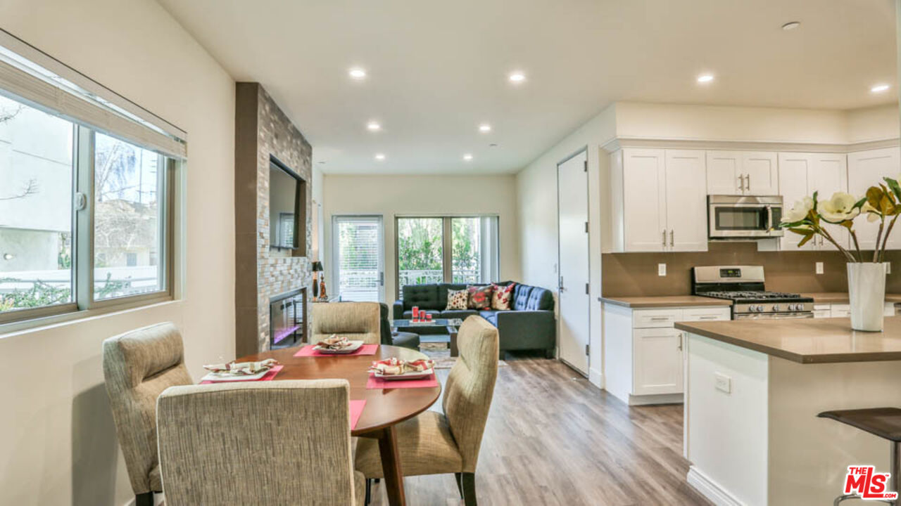 1424 S Bentley Ave Unit: 301