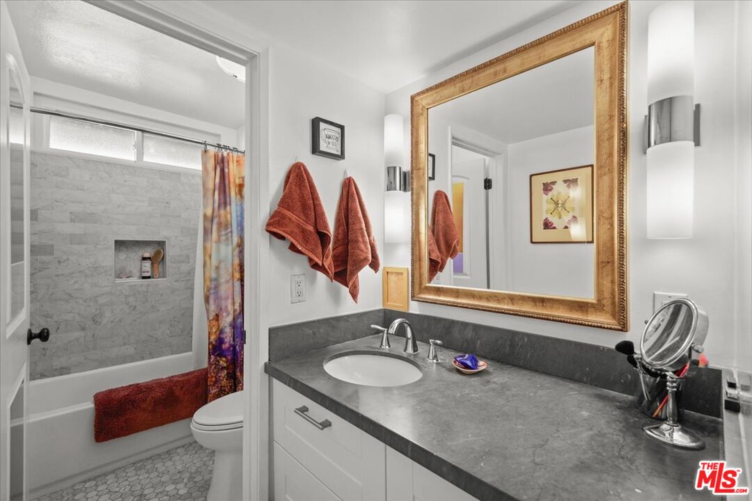 12938 Valleyheart Dr Unit: 11