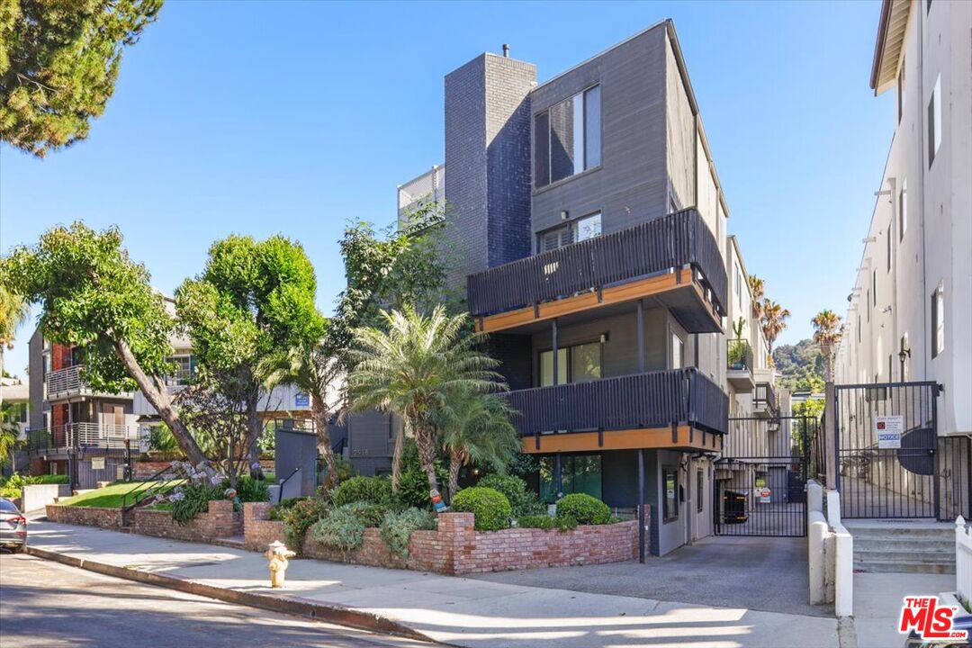 12938 Valleyheart Dr Unit: 11