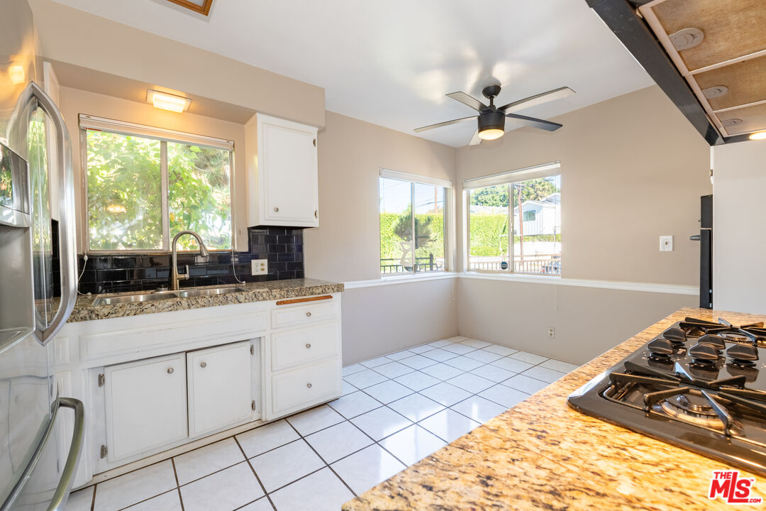 4506 Grand View Blvd