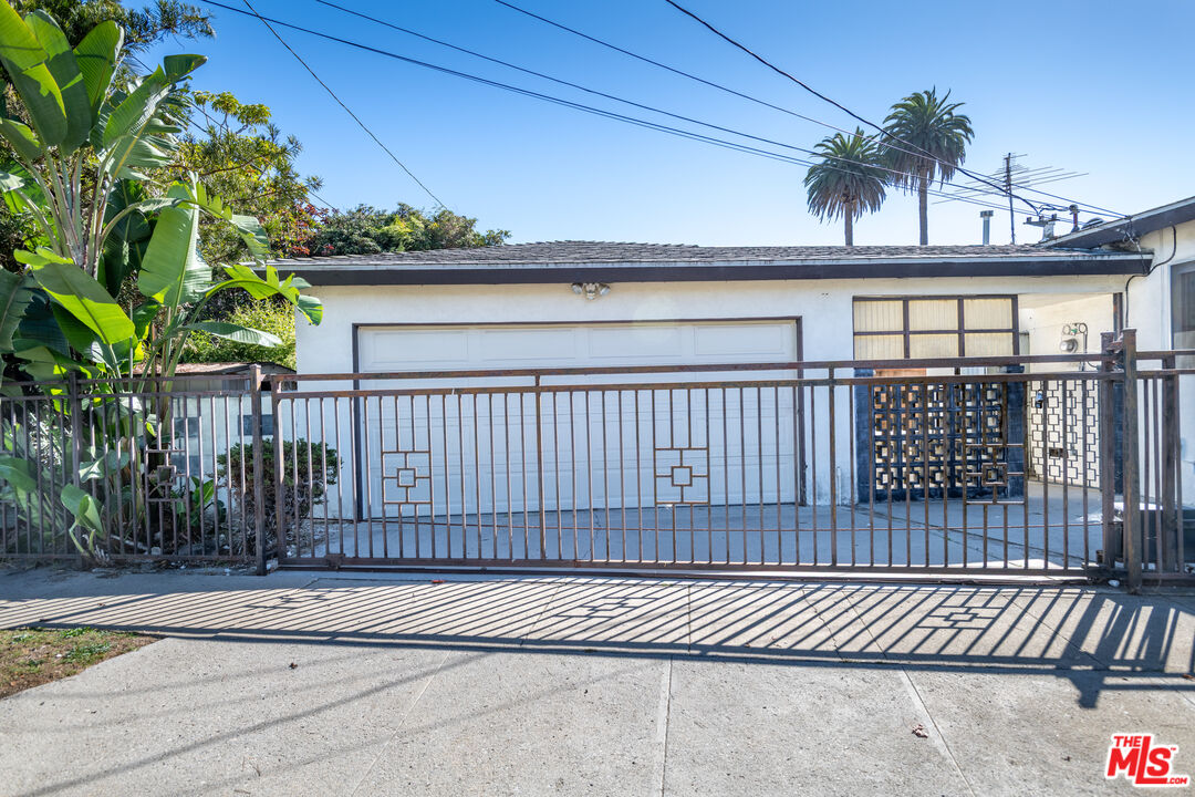 4506 Grand View Blvd