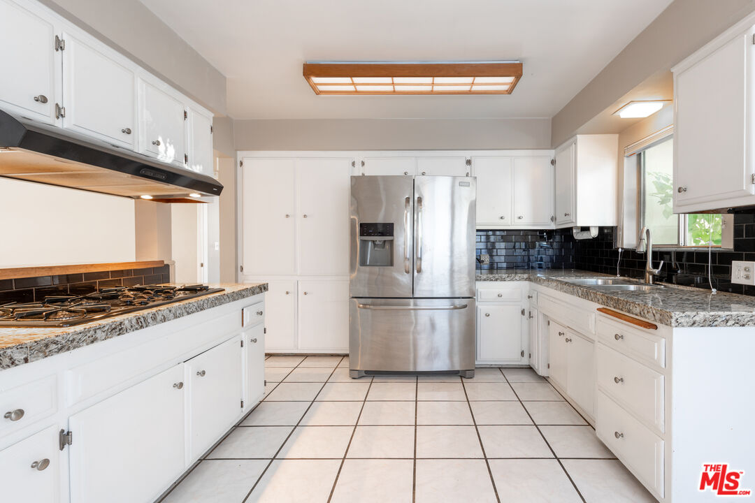 4506 Grand View Blvd