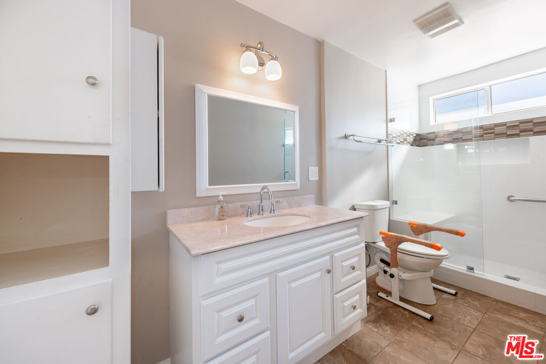 4506 Grand View Blvd