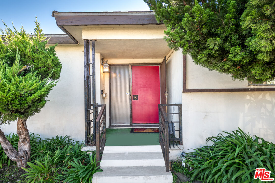 4506 Grand View Blvd