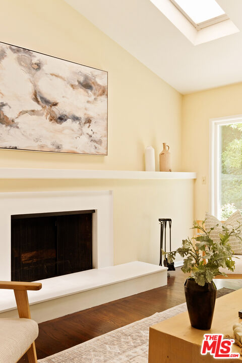 3588 Mandeville Canyon Rd