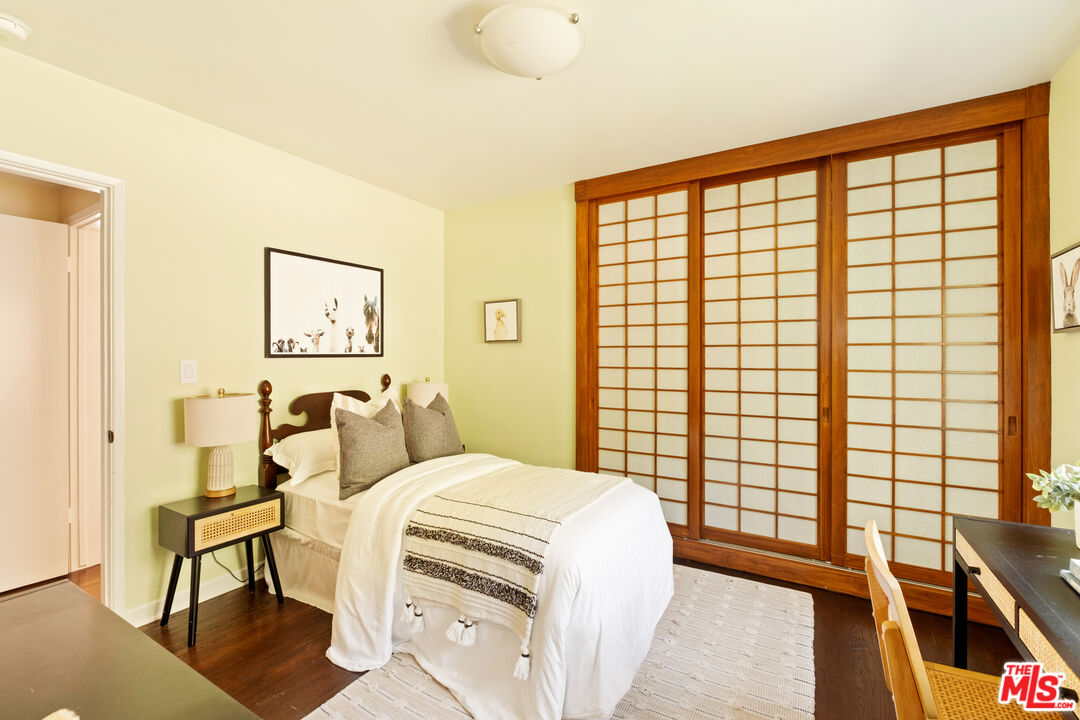 3588 Mandeville Canyon Rd