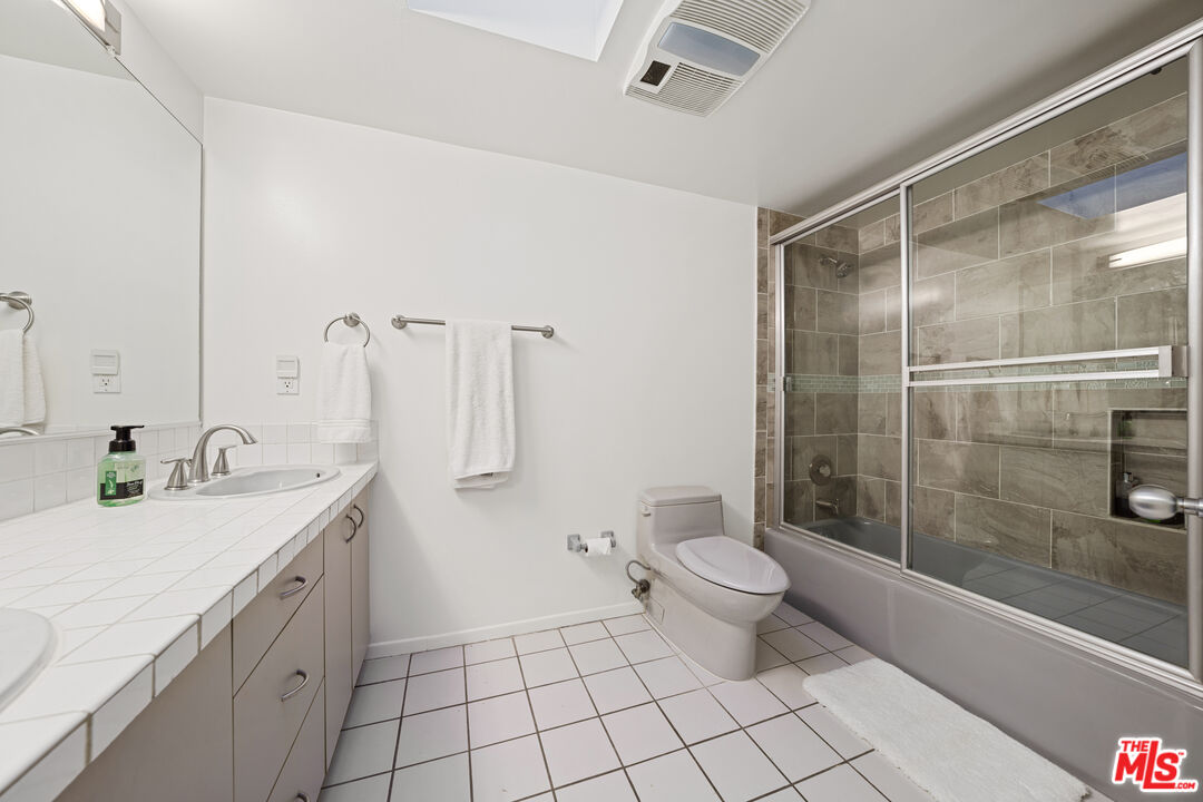 1010 California Ave Unit: 307