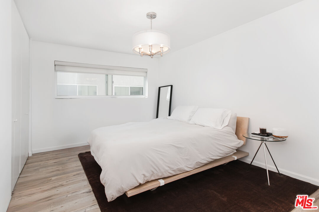 525 N Sycamore Ave Unit: 301